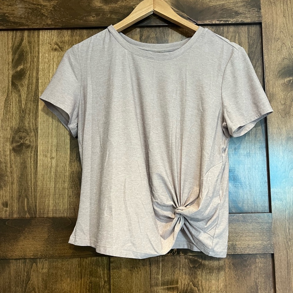 Beyond Yoga, size large, woman’s twist top, crop in Champagne gray.